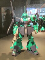 ☆Taku Takahashi（m-flo）の作品「マラサイ エゥーゴ仕様」。☆Takuの独自解釈でマラサイをカラーリングしている。