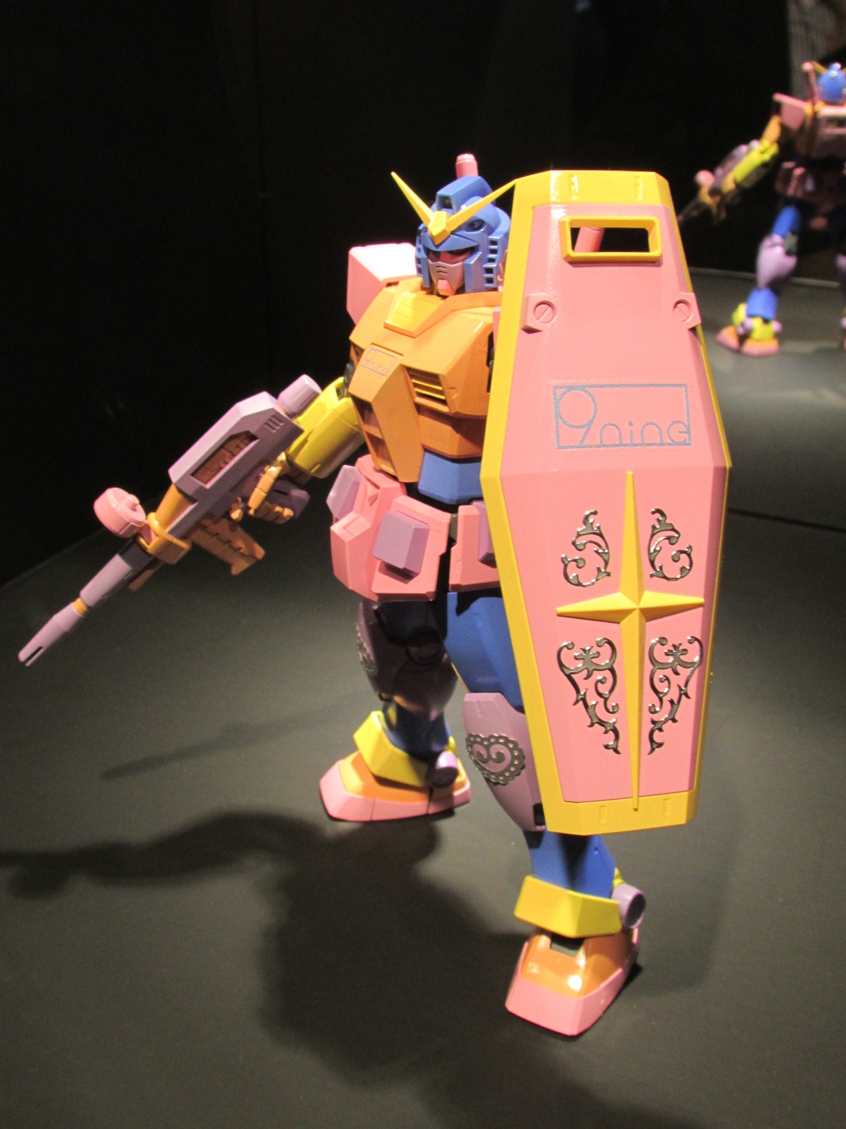 9nineの作品「ガンダム 9nine いっきまーすっ!!!!」。