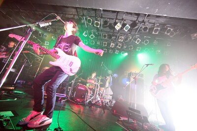 WHITE ASH「Skip Under NIght, Elsie!」ツアーファイナルの様子。（photo by eri shibata）