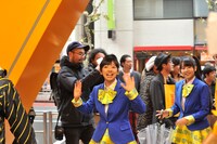 タワーレコード渋谷店に突撃するエビ中メンバーに店内はパニック状態。