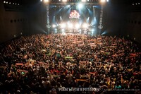 MAN WITH A MISSION「MASH UP THE WORLD TOUR 2012」Zepp DiverCity TOKYO公演の様子。