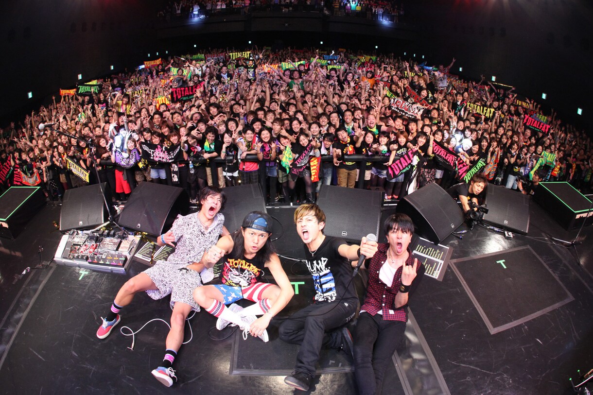 TOTALFAT「自慢の仲間」2400人とツアーファイナル - 音楽ナタリー