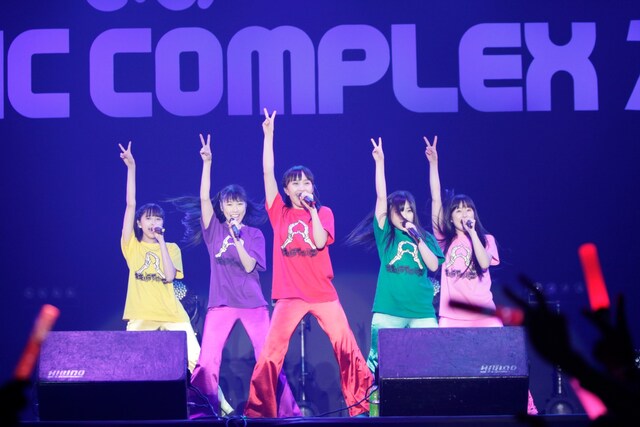 トップバッターとしてフレッシュな風を吹き込んだももいろクローバーZ。