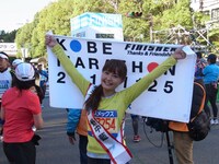 「神戸マラソン2012」ゴール直後の野中藍。