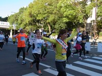 神戸の街を元気に走るあいぽん。