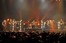 「在日ファンク『連絡』発売記念ツアー」の模様。 (C)高田梓