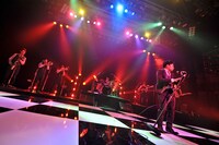 「在日ファンク『連絡』発売記念ツアー」の模様。 (C)高田梓