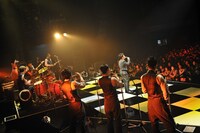 「在日ファンク『連絡』発売記念ツアー」の模様。 (C)高田梓