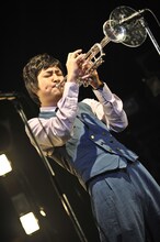 「在日ファンク『連絡』発売記念ツアー」の模様。 (C)高田梓