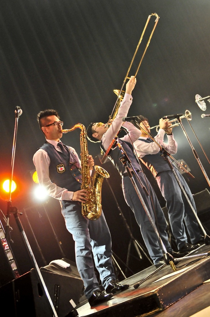 「在日ファンク『連絡』発売記念ツアー」の模様。 (C)高田梓