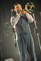 「在日ファンク『連絡』発売記念ツアー」の模様。 (C)高田梓