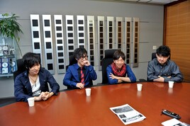 Hemenway、ロックな裏面アピールの新作「裏ヘメ」を語る