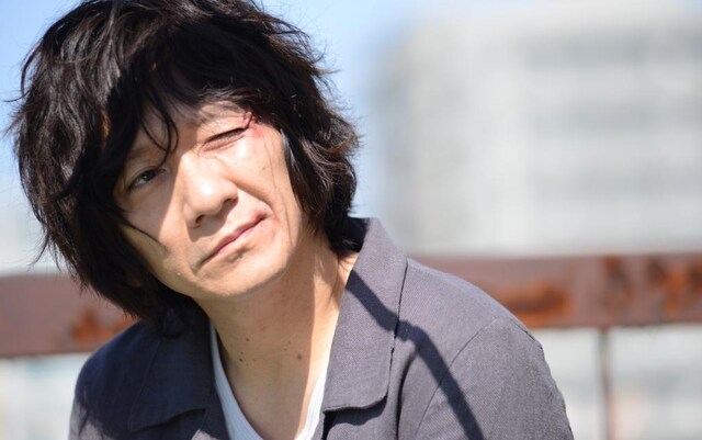 タクシー運転手・本田博之役を務める吉井和哉。 (c)2012「点描のしくみ」製作委員会