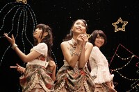 9nine「White Wishes」ビデオクリップのワンシーン。