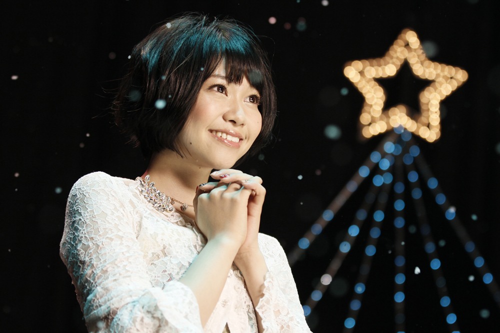 9nine「White Wishes」ビデオクリップのワンシーン。