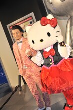 KREVAとハローキティ。