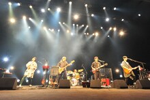 「くるりワンマンライブツアー2012～国民の性欲が第一～」渋谷公会堂公演の模様。