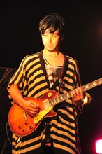 吉田省念（G, Cello）