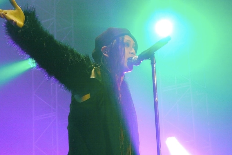 「MUCC Tour 2012 "Shangri-La"」Zepp Namba公演での逹瑯（Vo）。