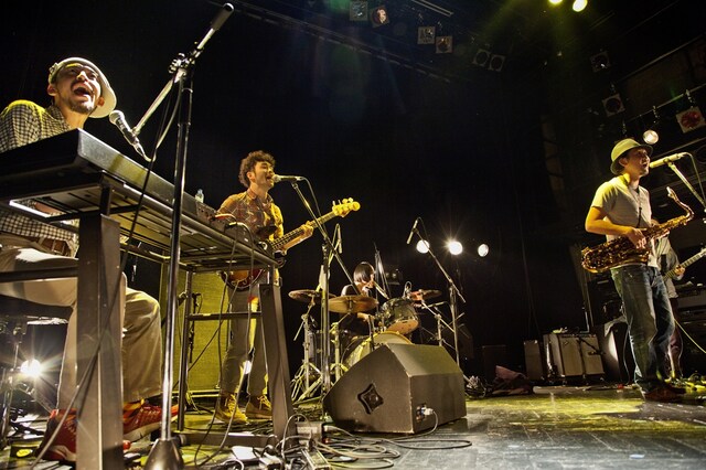 LOVE ME TENDER（撮影：YÜSUKE YAMATANI）