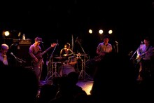 LOVE ME TENDER（撮影：YÜSUKE YAMATANI）