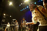 LOVE ME TENDER（撮影：YÜSUKE YAMATANI）