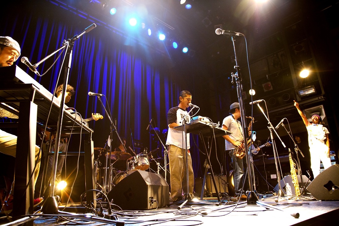 LOVE ME TENDER（撮影：YÜSUKE YAMATANI）