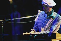 LOVE ME TENDER（撮影：YÜSUKE YAMATANI）