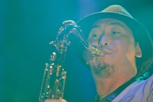 LOVE ME TENDER（撮影：YÜSUKE YAMATANI）