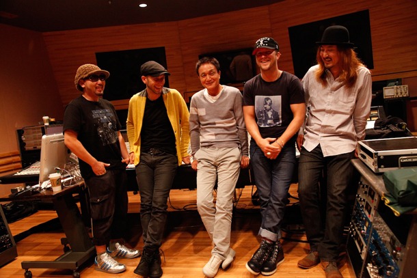小田和正（写真中央）とMONKEY MAJIK。
