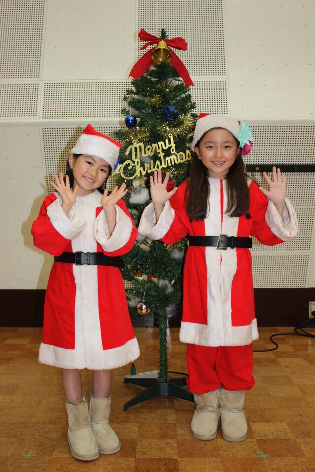 サンタクロースに扮したすたーふらわー。