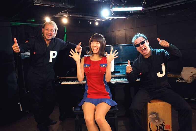 左からHAYATO、リサ、HIRO。