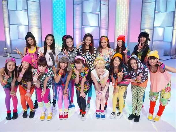「Follow Me」収録時のE-Girls。