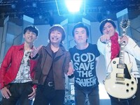 「白いクリスマス」収録時のJUN SKY WALKER(S)。