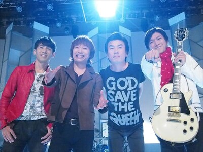 「白いクリスマス」収録時のJUN SKY WALKER(S)。