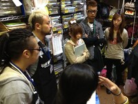 ミーティング中の→Pia-no-jaC←の2人。