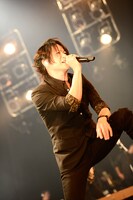 今週の人気の画像4位は「倍率30倍！GLAYお台場プレミアムライブで新曲続々披露」より、TERU（Vo）。