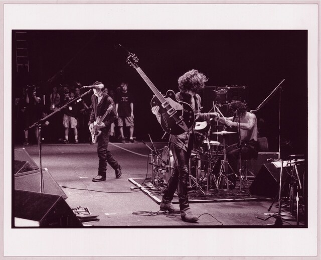 写真集「break on through」の1ページ（写真：富永よしえ）。