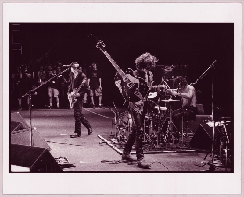 写真集「break on through」の1ページ（写真：富永よしえ）。