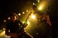12月6日に行われた渋谷CLUB QUATTRO公演の模様。