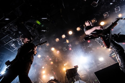 12月6日に行われた渋谷CLUB QUATTRO公演の模様。