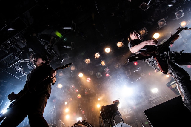 12月6日に行われた渋谷CLUB QUATTRO公演の模様。