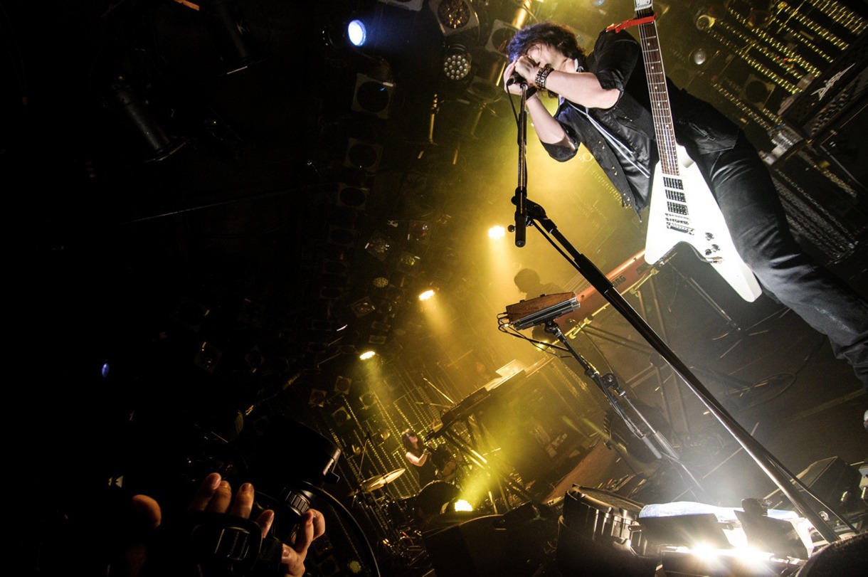 12月6日に行われた渋谷CLUB QUATTRO公演の模様。