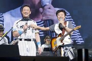 桑田が投げ、金本が打つ！桑田佳祐ライブにアニキ登場
