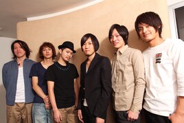 ソノダバンド、勢い重視の新作「火の玉」語る