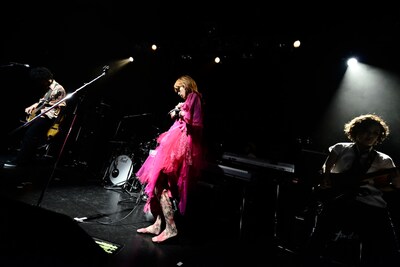 「花はここに咲いています」リリース記念ワンマンライブの様子。 （撮影：橋本塁）
