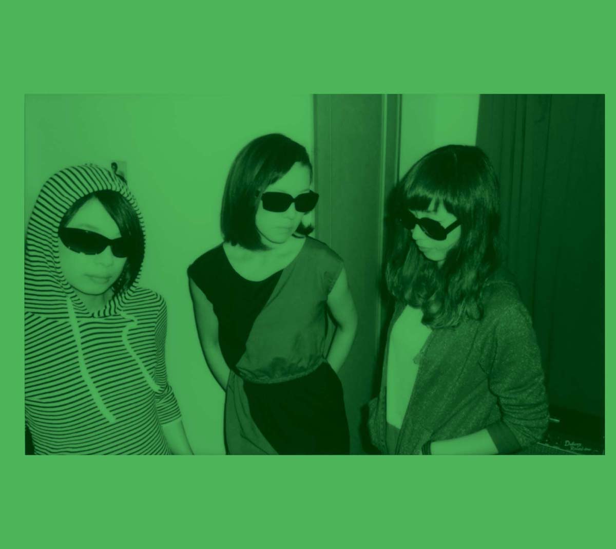 THE GIRL「UR sensation」ジャケット