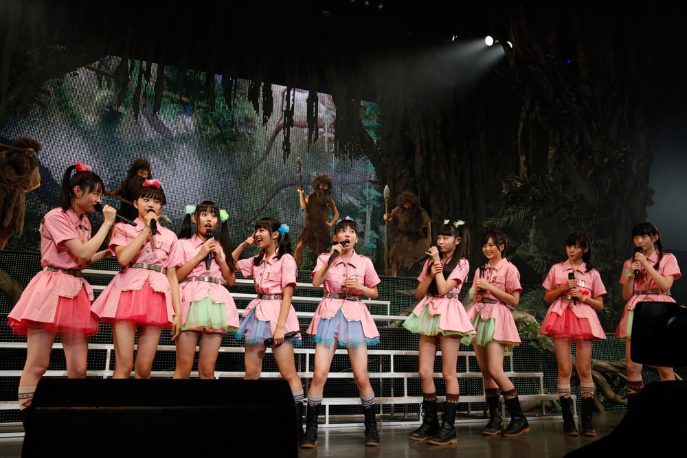 私立恵比寿中学年忘れ大学芸会『エビ中のジャングル大冒険』」の様子  