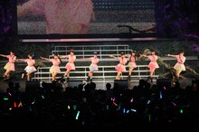 「私立恵比寿中学年忘れ大学芸会『エビ中のジャングル大冒険』」の様子。