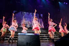 「私立恵比寿中学年忘れ大学芸会『エビ中のジャングル大冒険』」の様子。